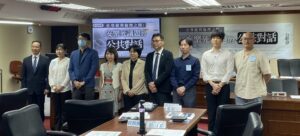 民眾黨表示將於近日正式提出黨團版的「安樂死法案」，以回應高達九成的民意支持與長照人倫悲劇的救贖需求。